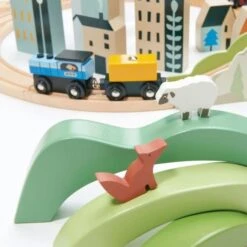 Circuit De Train Géant En Bois Vue Sur La Montagne Tender Leaf Toys® - Jouets En Bois 38 Circuit De Train Géant En Bois Vue Sur La Montagne Tender Leaf Toys® - Jouets En Bois -Jouets En Bois circuit de train geant en bois vue sur la montagne tender leaf toys jouets en bois 16