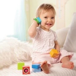 Hochets Sensoriels Découvertes Sonores HABA® - Cubes & Hochets -Jouets En Bois hochets sensoriels decouvertes sonores haba cubes hochets 2