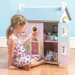 Jouets En Bois Maison De Poupées Non Meublée Bay Tree - Jouets Le Toy Van® -Jouets En Bois jouets en bois maison de poupees non meublee bay tree jouets le toy van 4