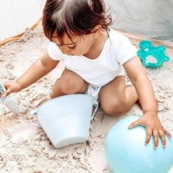 Seau De Plage Enfant En Silicone Vieux Rose Scrunch® - Jouets De Plage -Jouets En Bois seau de plage enfant en silicone vieux rose scrunch jouets de plage 4